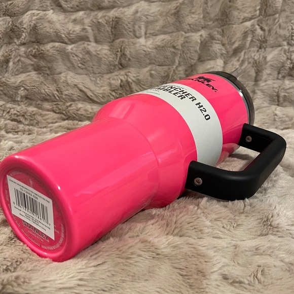 Stanley Neon Electric Pink 40oz - Picture 5 of 10